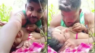 Indian desi village girl painful outdoor sex with boyfriend