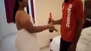 Indian horny tamil aunty sex with food delivery guy