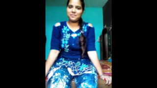 Desi gf show her big boobs and pussy in video call sex