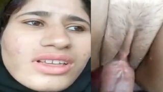 Cute hijab girlfriend Kashmiri xxx outdoor pussy sex