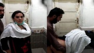 Pakistani Big ass bhabhi doggy sex caught in bathroom